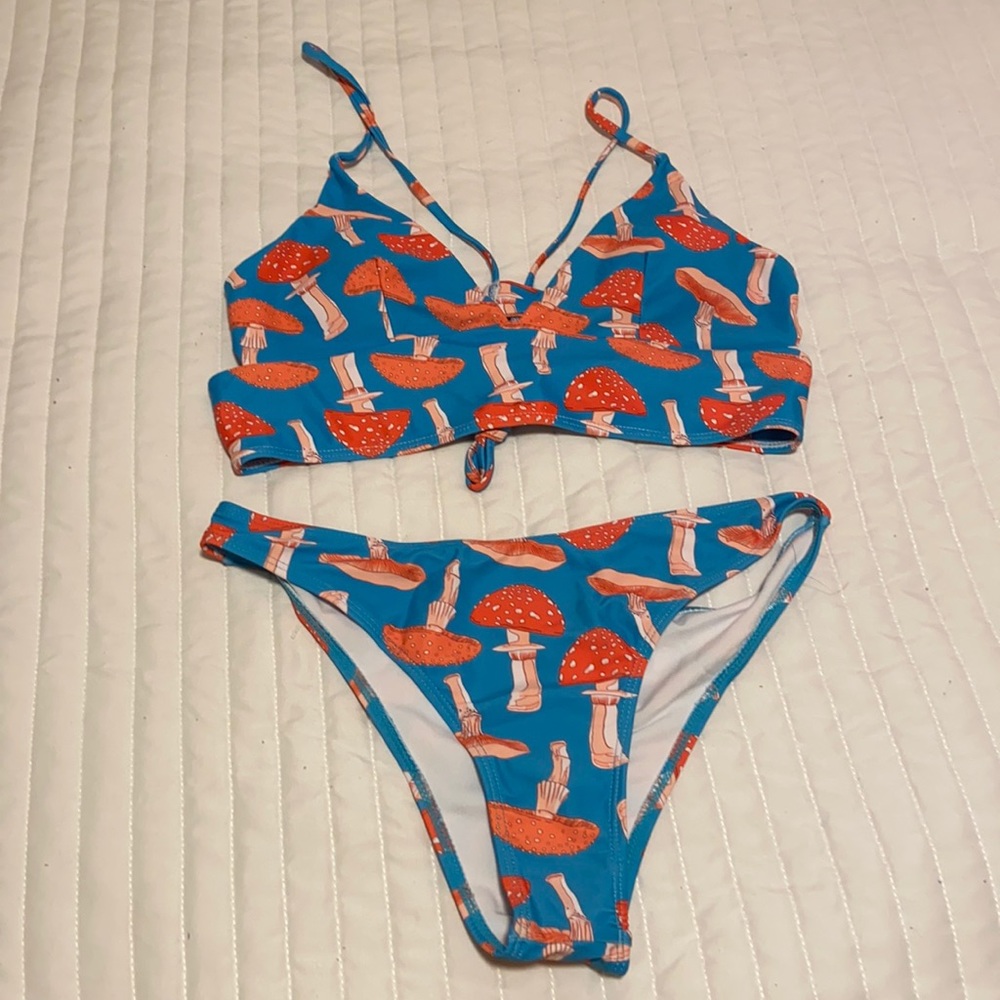 🛑 SOLD 🛑 Mushroom 🍄 👙 Bikini NWT